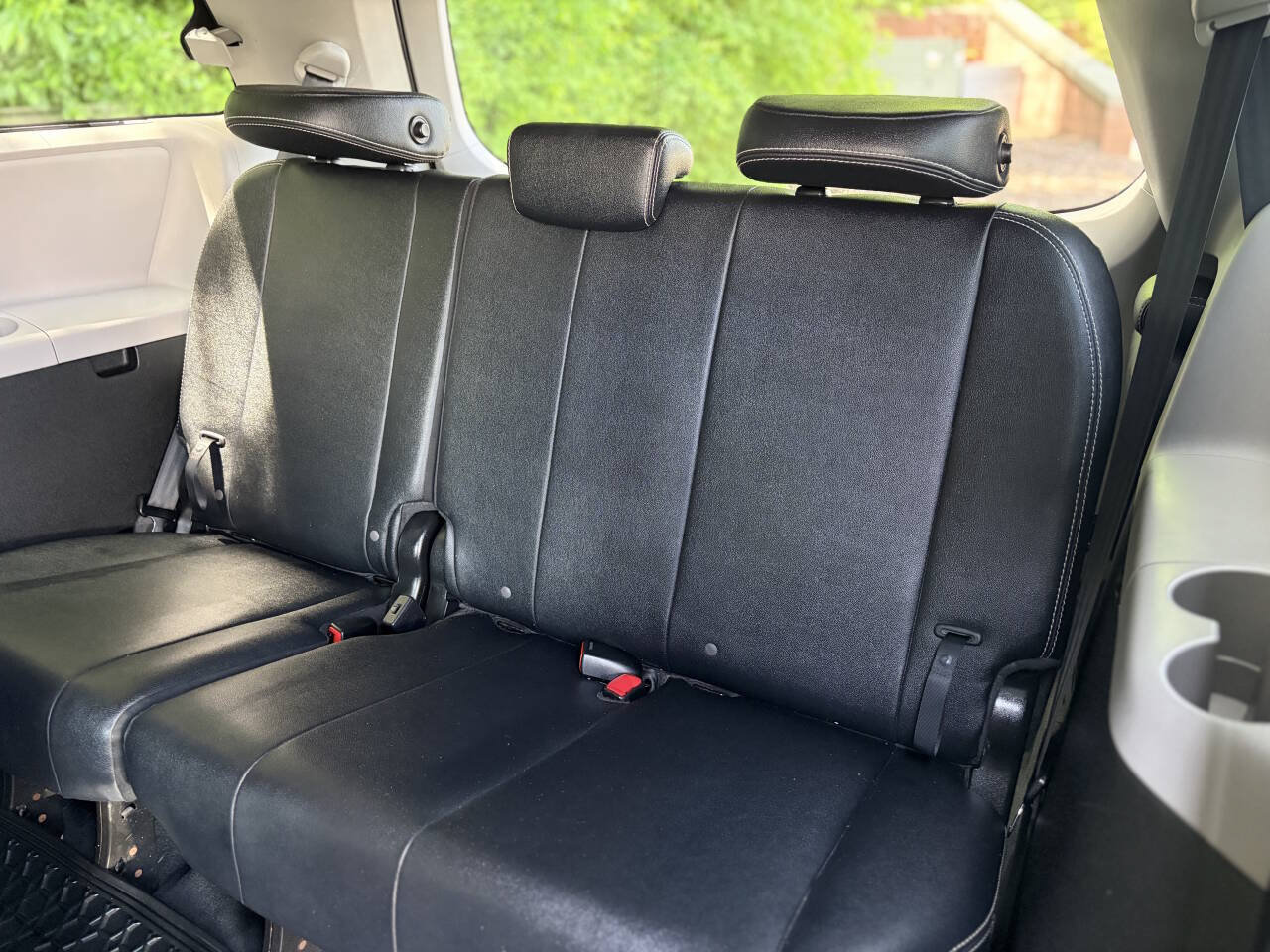Used 2017 Toyota Sienna SE Premium FWD image 21