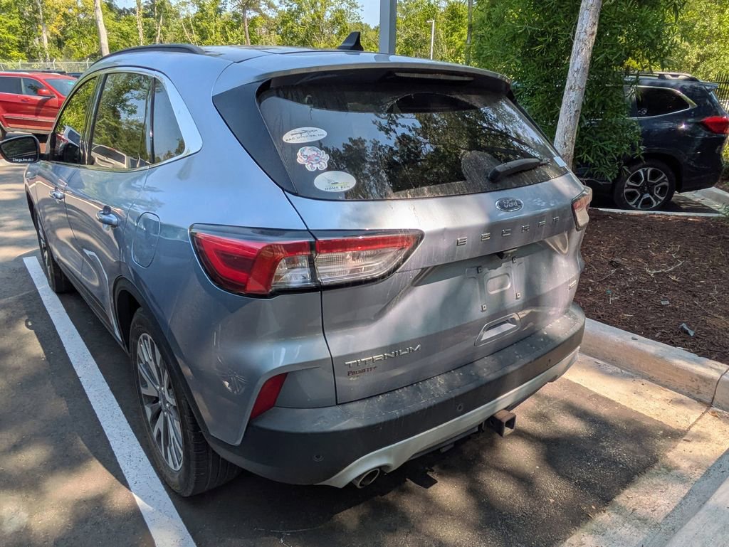 Used 2022 Ford Escape Titanium w/ Class II Trailer Tow Package FWD image 4