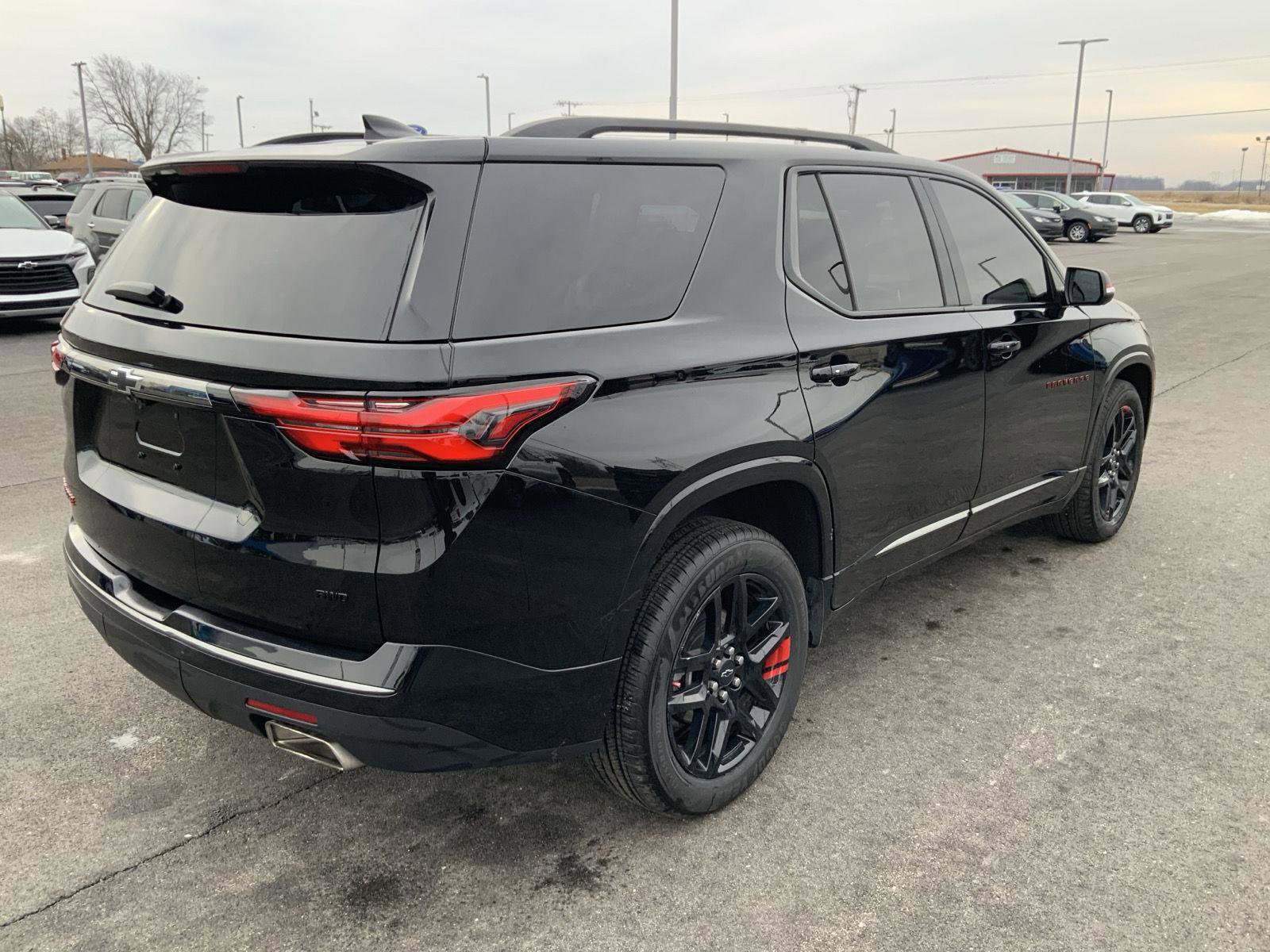 Used 2023 Chevrolet Traverse Premier w/ Redline Edition image 16