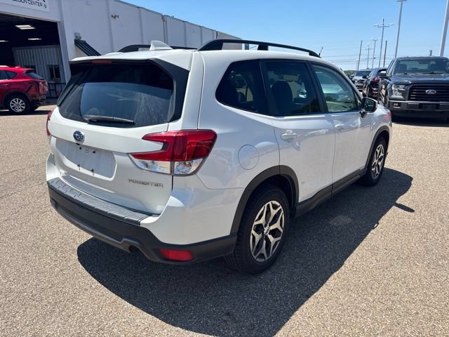 Used 2021 Subaru Forester Premium w/ Popular Package #1 AWD/4WD image 3
