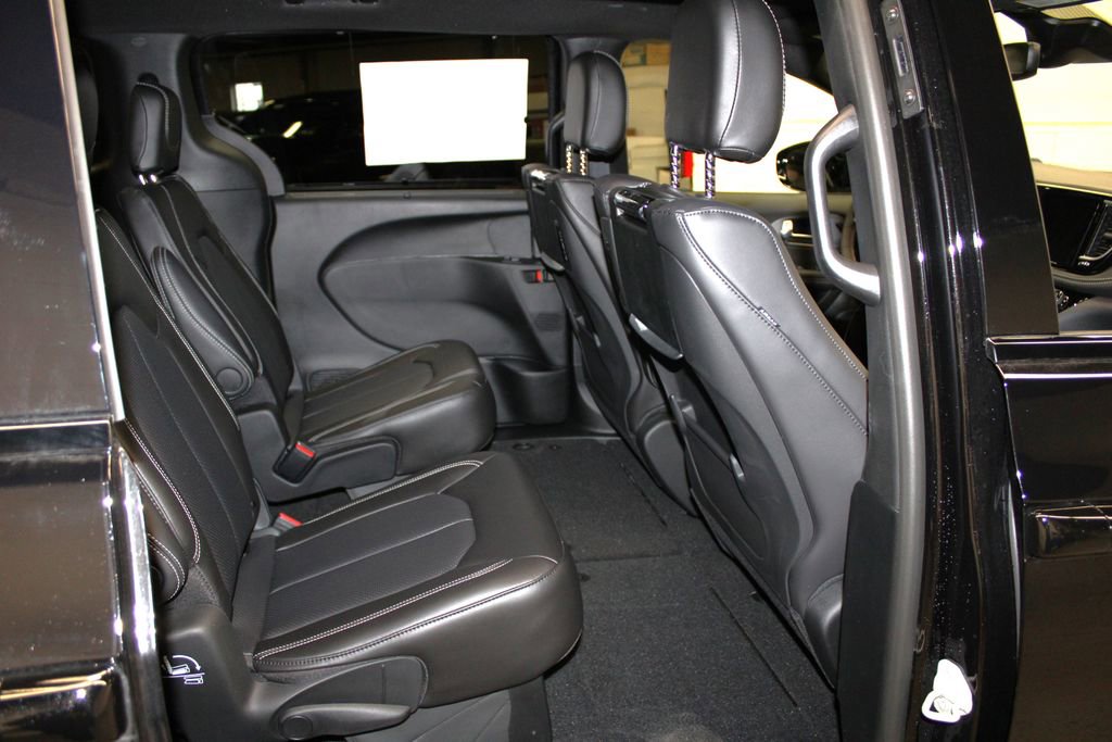 New 2026 Chrysler Pacifica Select image 29