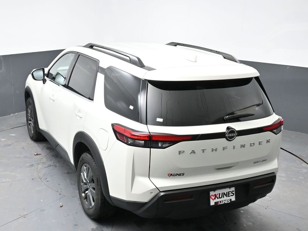 Used 2024 Nissan Pathfinder SV image 47