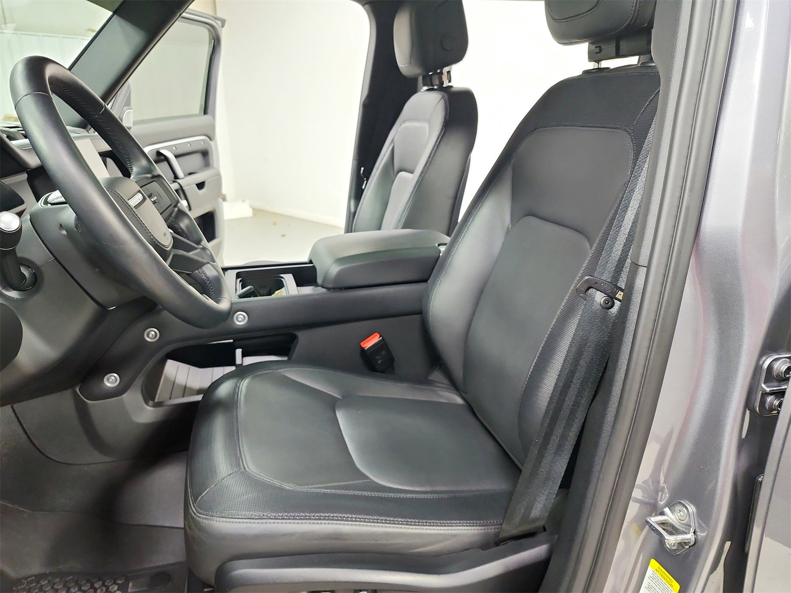 Used 2024 Land Rover Defender 130 Outbound image 19