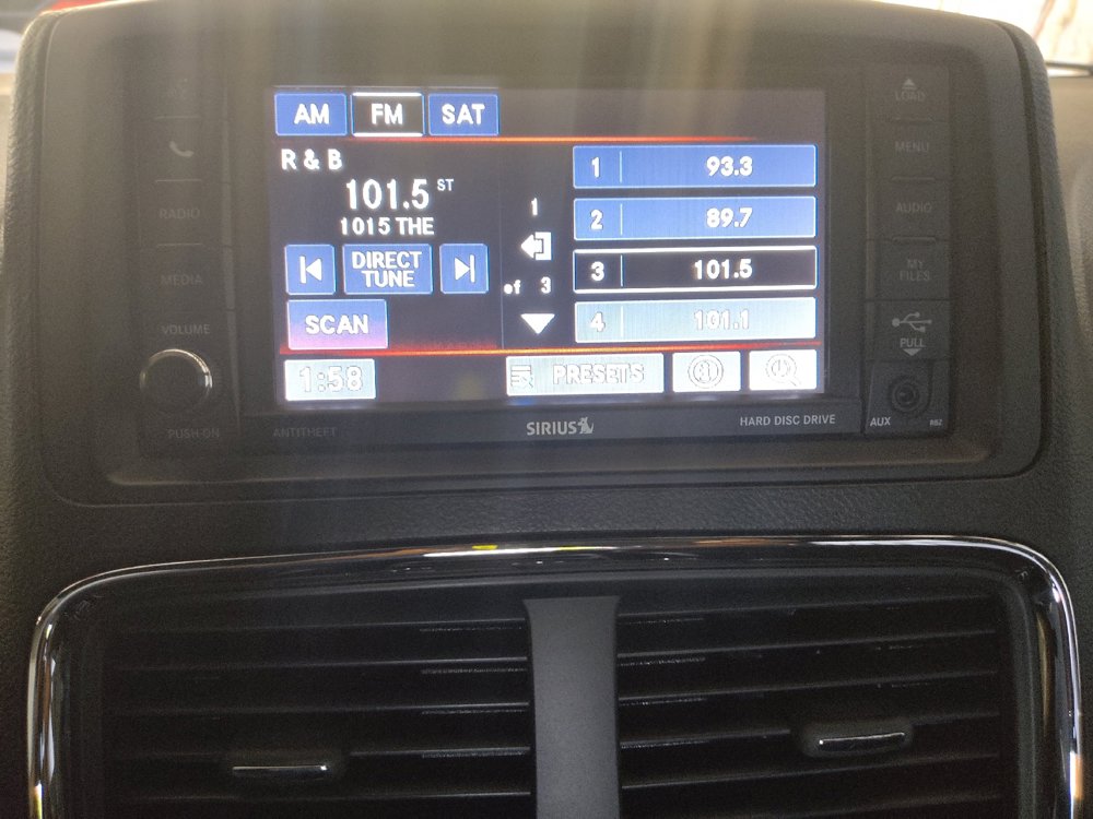 Used 2017 Dodge Grand Caravan SE image 25