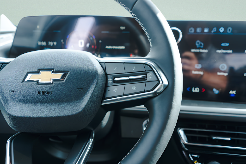New 2027 Chevrolet Traverse LT w/ Driver Confidence Package FWD image 11