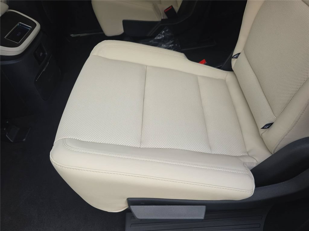 New 2027 Lincoln Navigator Premiere RWD image 13