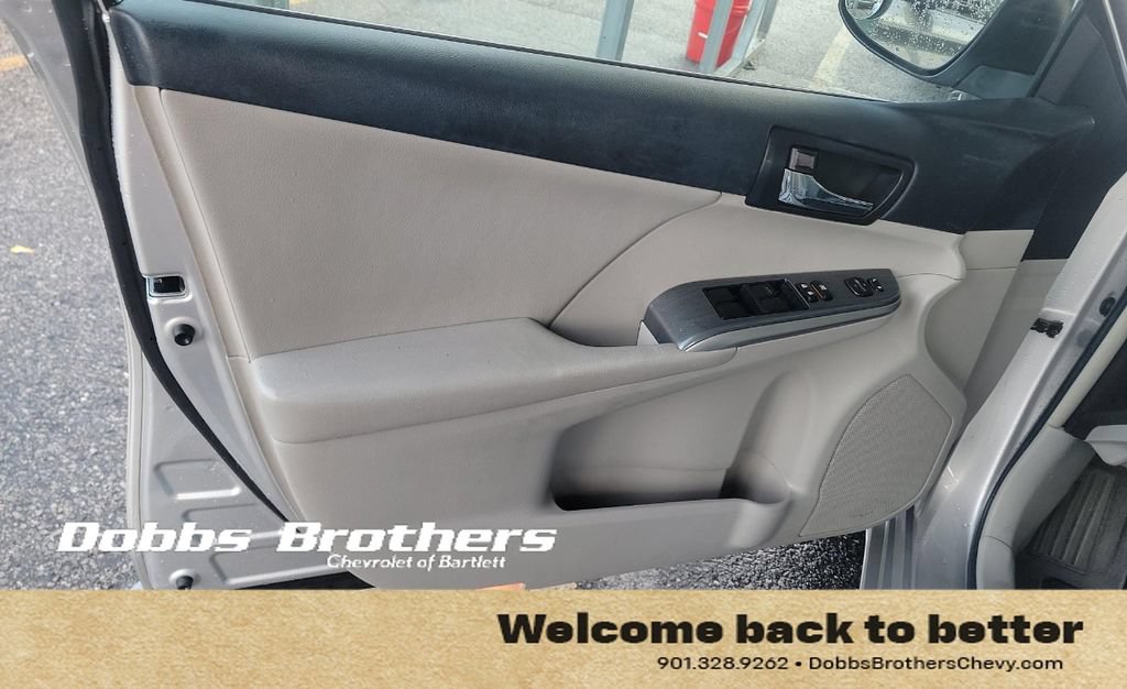 Used 2014 Toyota Camry XLE w/ Moonroof Package FWD image 10