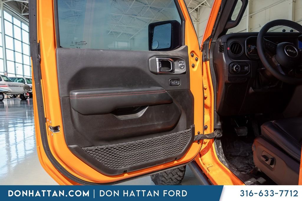 Used 2025 Jeep Wrangler Unlimited Rubicon w/ Convenience Group image 15