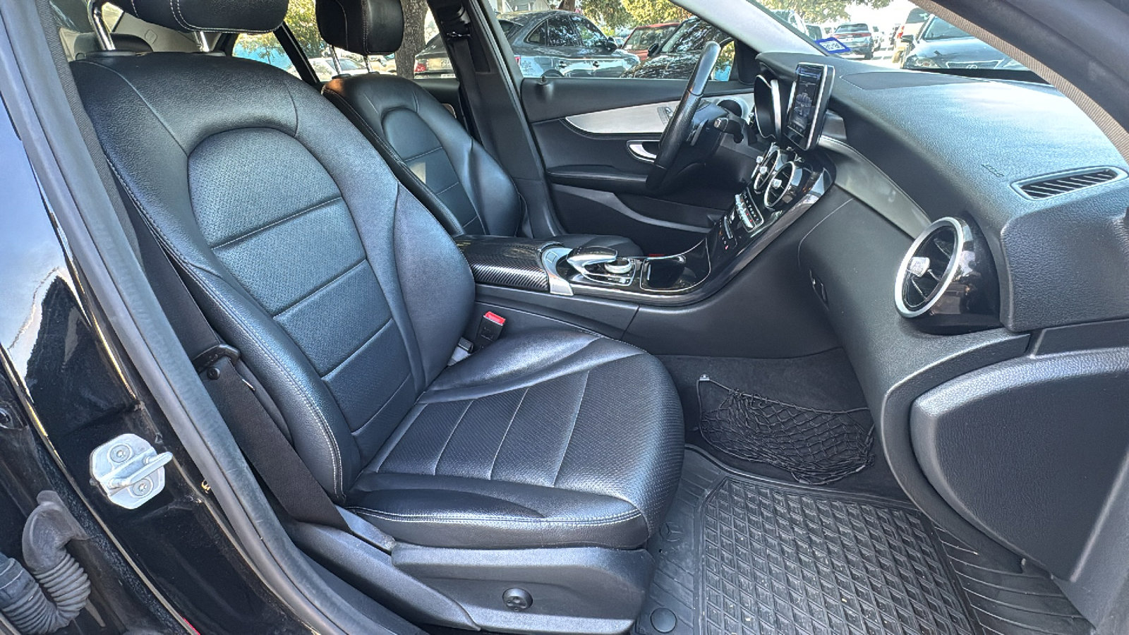 Used 2015 Mercedes-Benz C 300 Sedan image 31