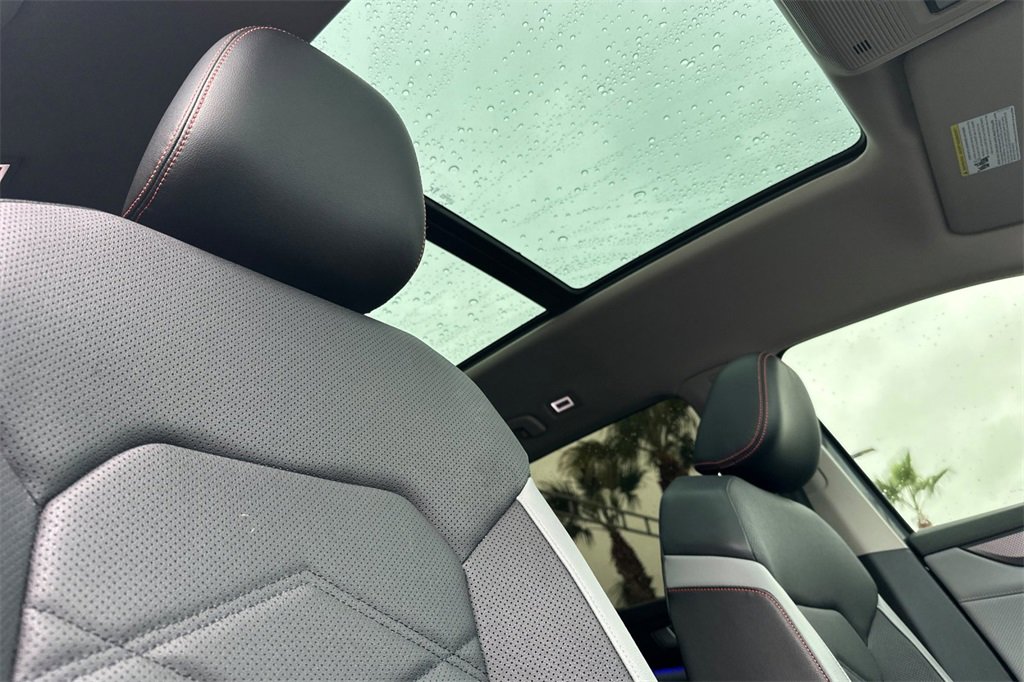 Used 2024 Volkswagen Atlas Peak Edition SE image 21