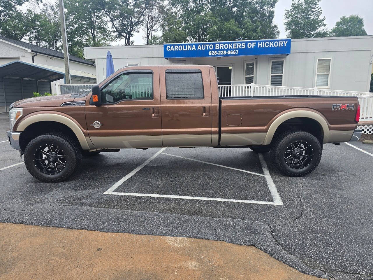 Used 2011 Ford F350 Lariat w/ Lariat Interior Pkg AWD/4WD image 3