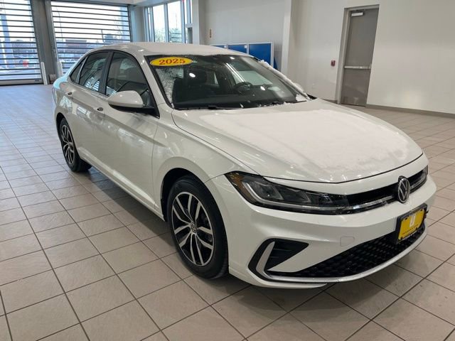 Certified 2025 Volkswagen Jetta SE
