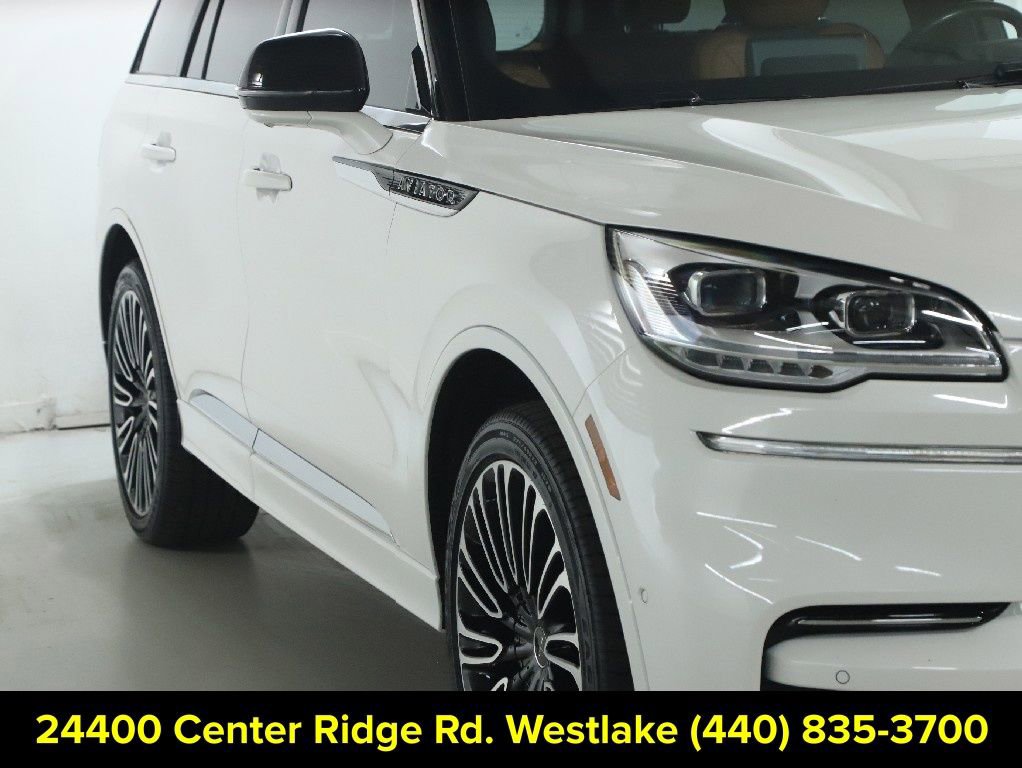 Certified 2023 Lincoln Aviator Black Label w/ Class IV Trailer Tow Package AWD/4WD image 9
