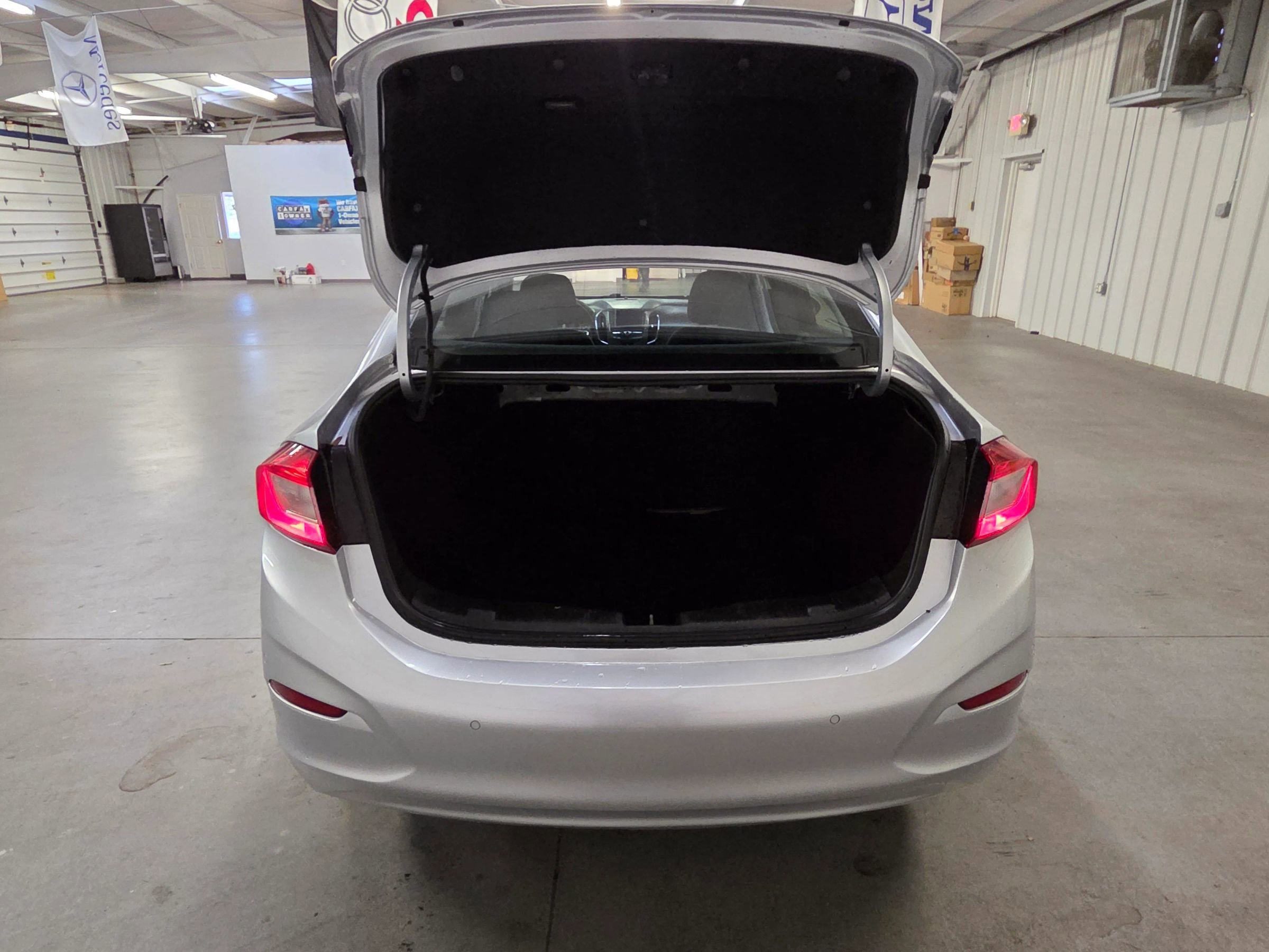 Used 2019 Chevrolet Cruze LT w/ Convenience Package FWD image 36