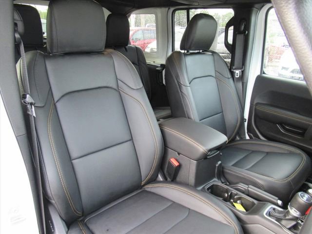 Certified 2024 Jeep Wrangler Sahara w/ Technology Group image 9