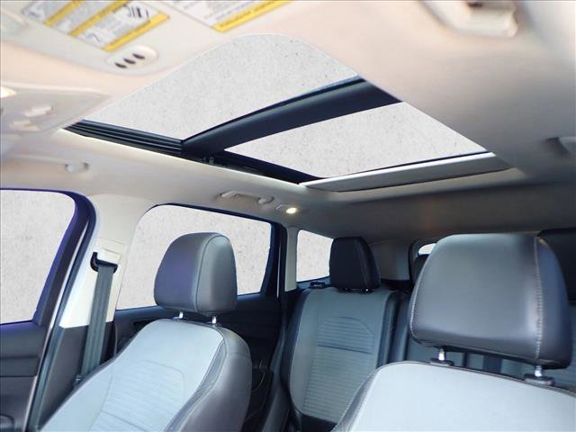 Used 2017 Ford Escape Titanium image 14