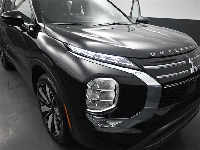 New 2025 Mitsubishi Outlander SE image 16