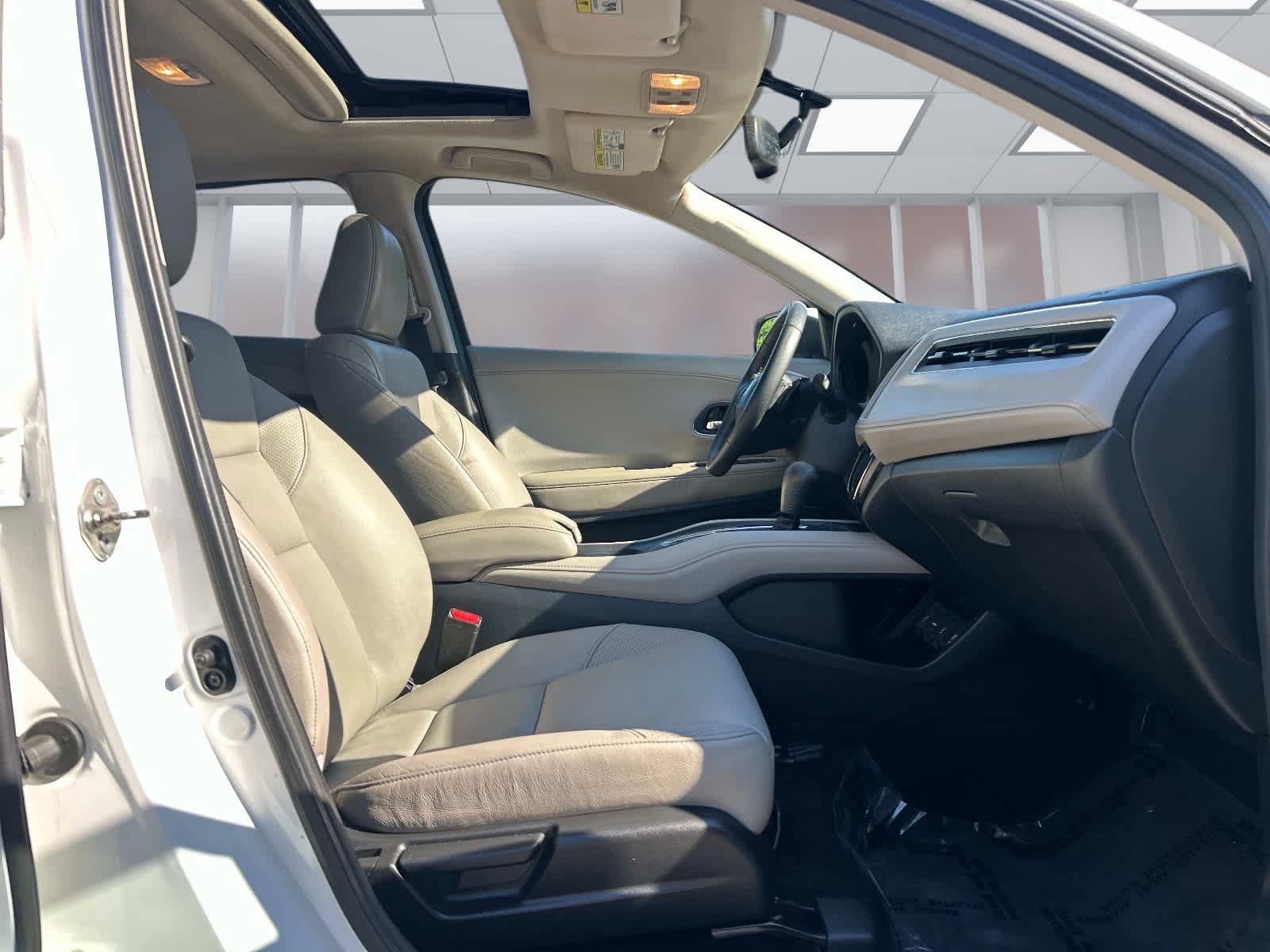 Used 2017 Honda HR-V EX-L image 22