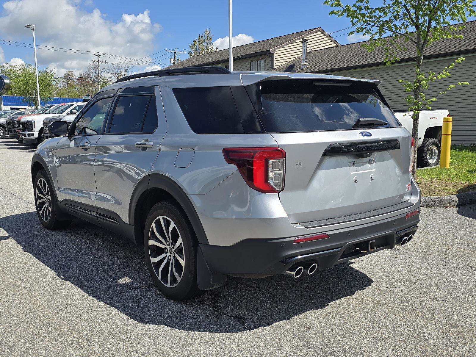 Used 2023 Ford Explorer ST AWD/4WD image 5