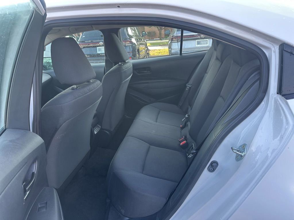 Used 2025 Toyota Corolla LE FWD image 12