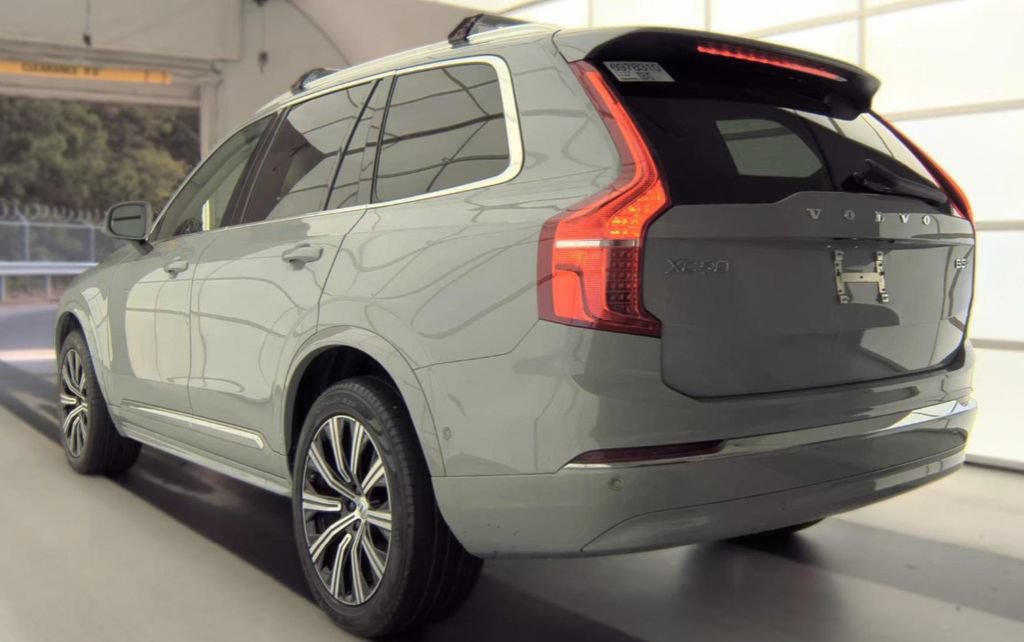 Used 2024 Volvo XC90 B5 Plus AWD/4WD image 4