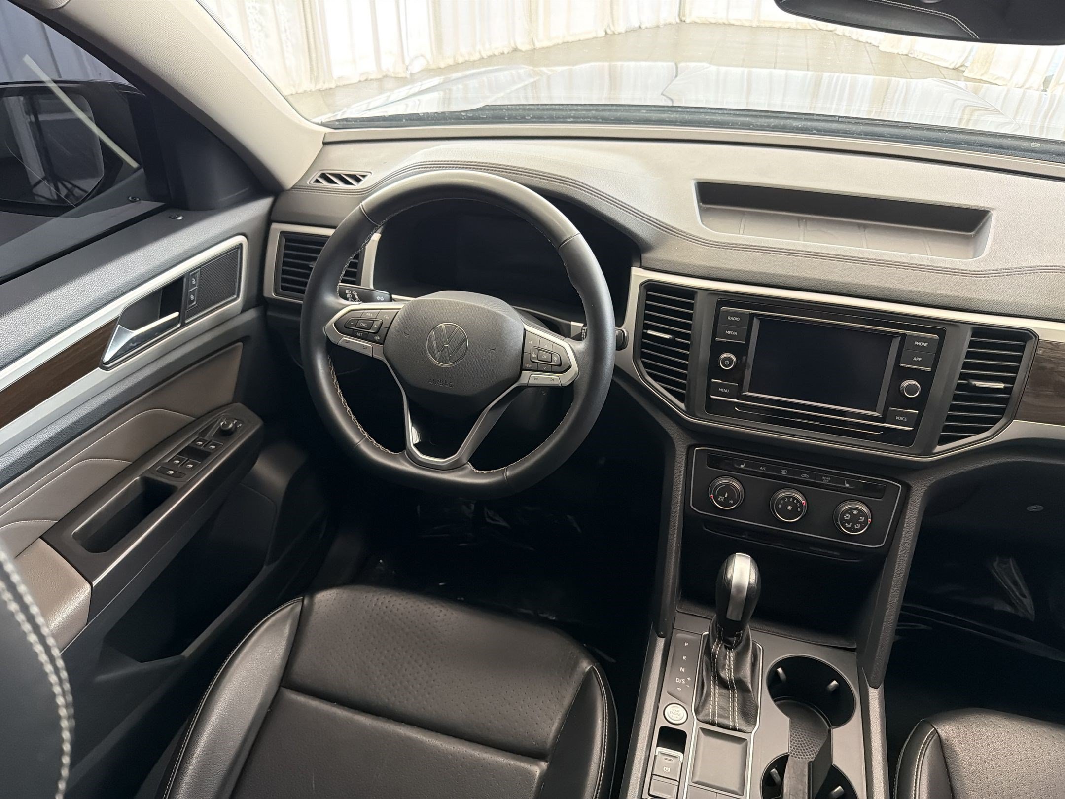 Used 2022 Volkswagen Atlas SE FWD image 28