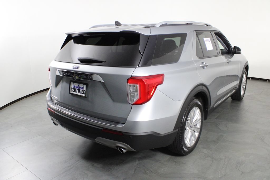 Used 2024 Ford Explorer Limited w/ Limited Technology Package RWD image 3