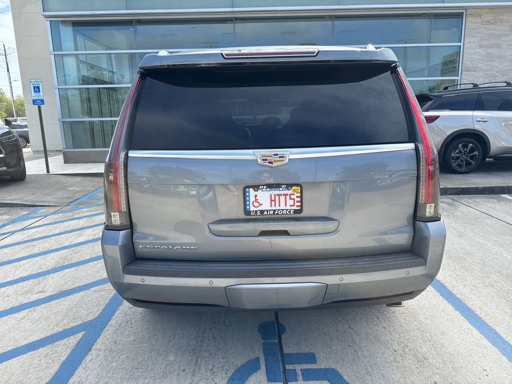 Used 2020 Cadillac Escalade Luxury w/ LPO, Radiant Package image 9