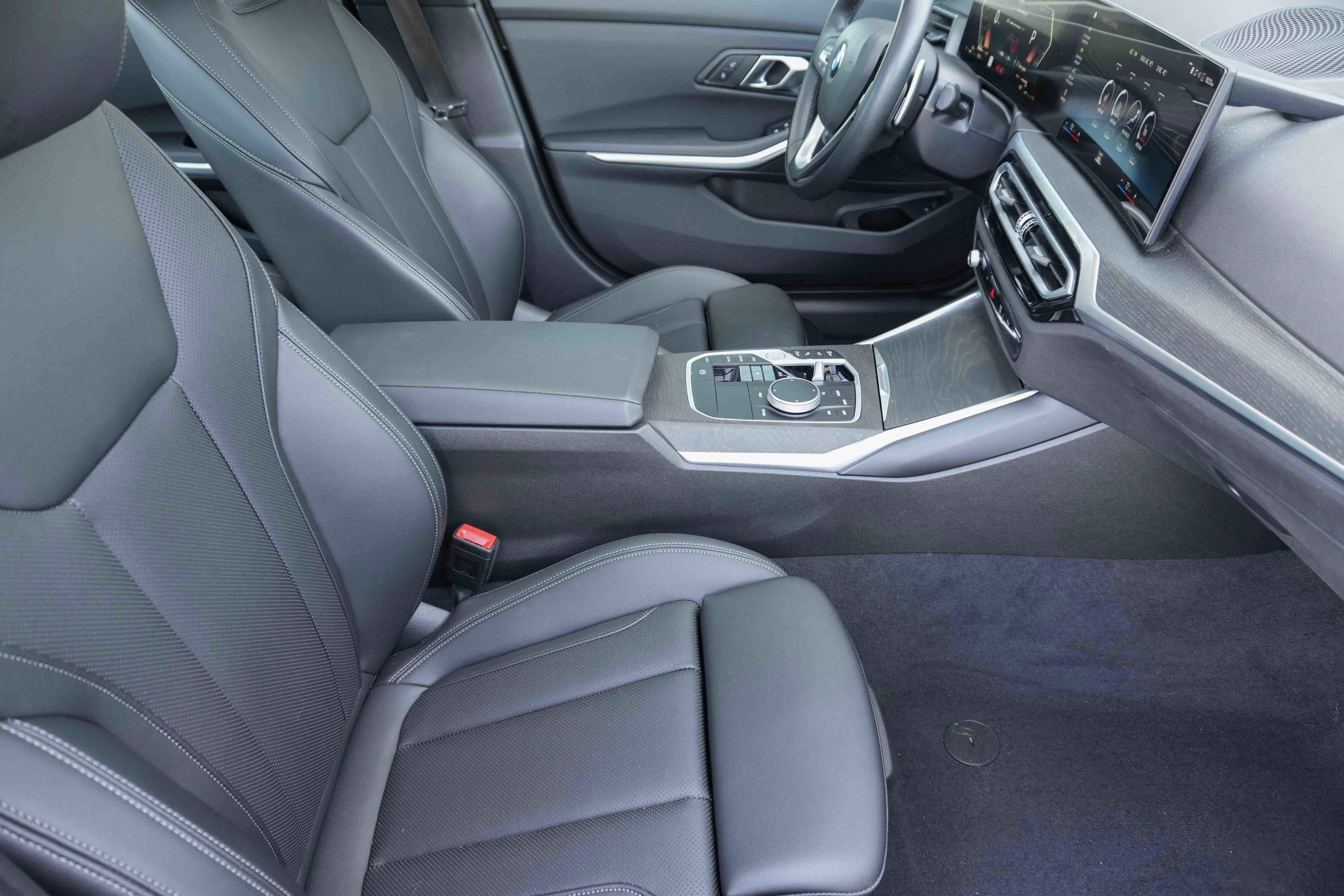 Certified 2024 BMW 330i Sedan image 10