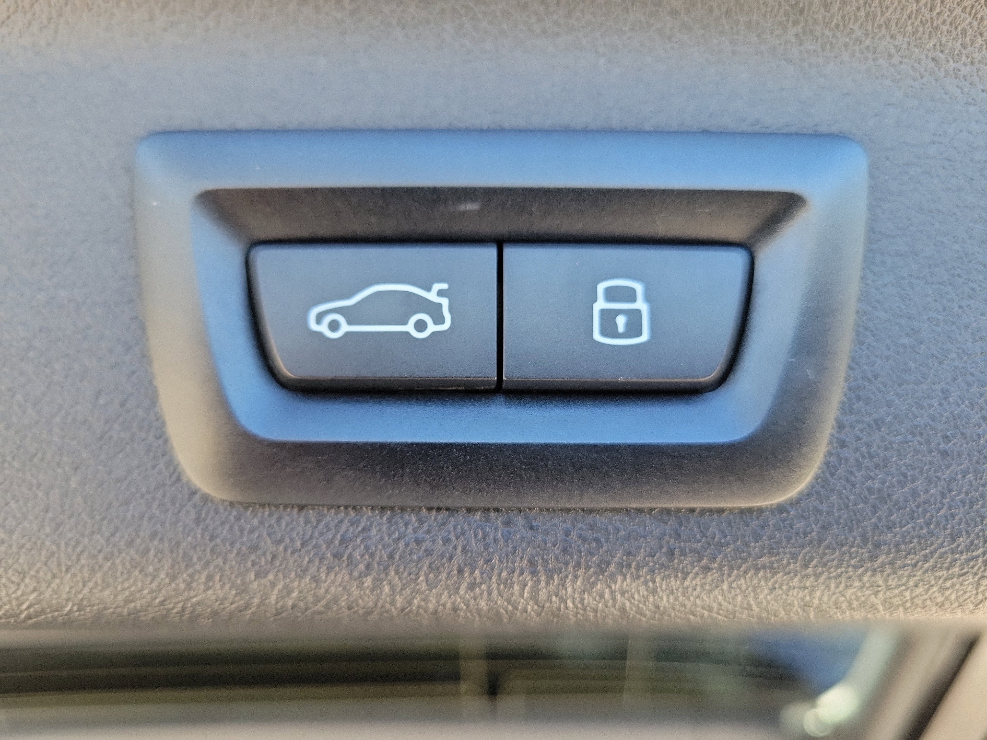 Used 2023 BMW X1 xDrive28i w/ Premium Package image 11