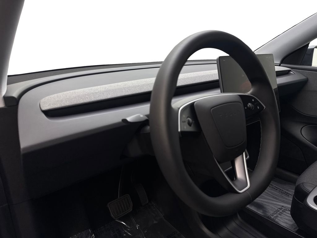 Used 2026 Tesla Model Y 2WD image 47