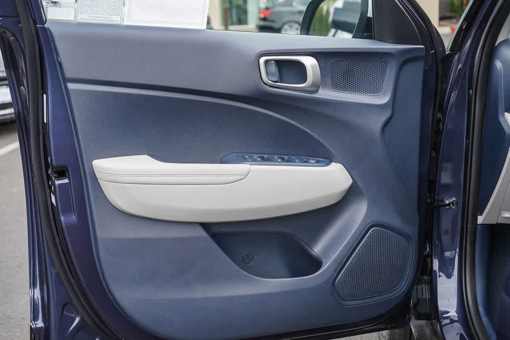 New 2026 Hyundai Venue SEL FWD image 20