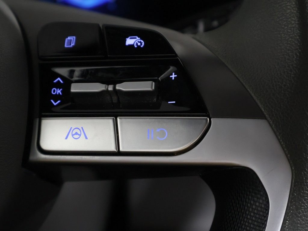 Used 2024 Hyundai Elantra SEL FWD image 36