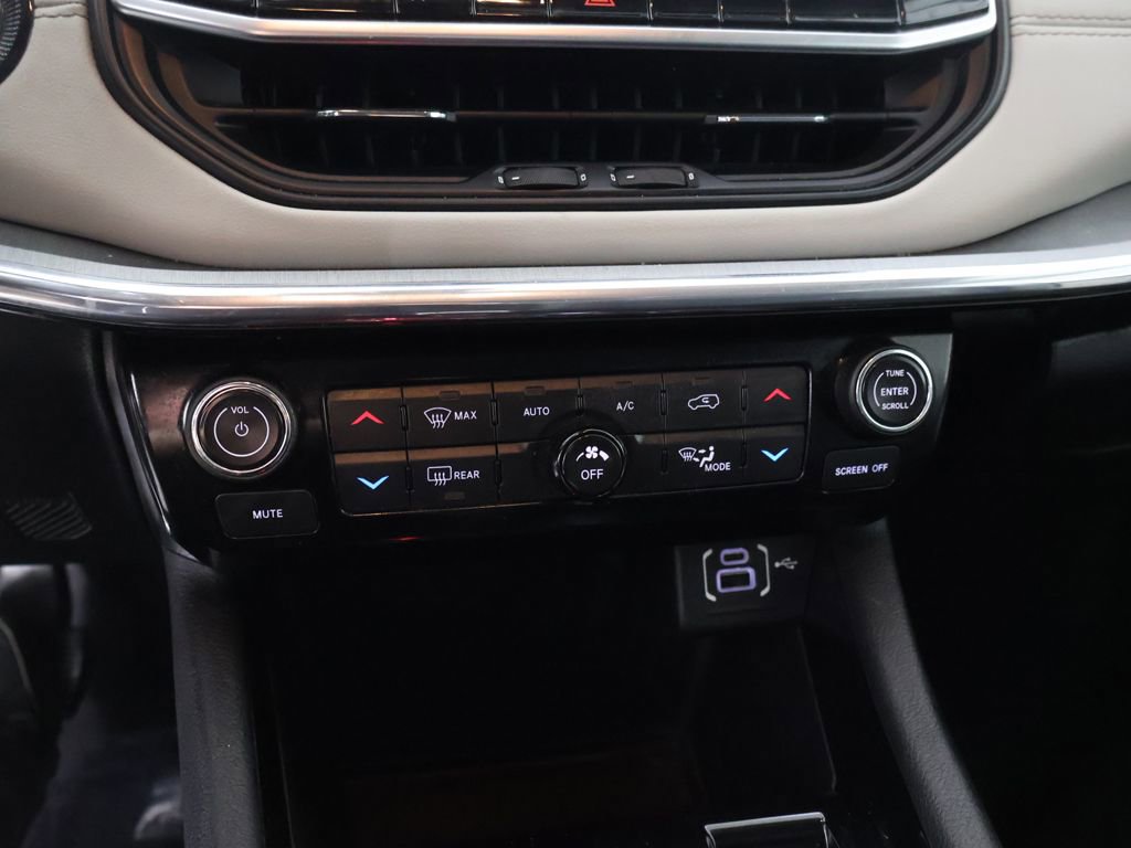 Used 2022 Jeep Compass Limited image 44