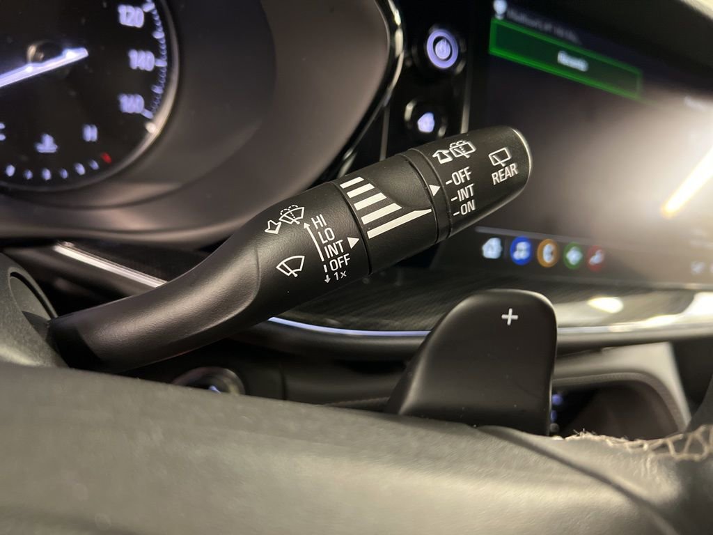 Used 2023 Buick Envision Essence image 19