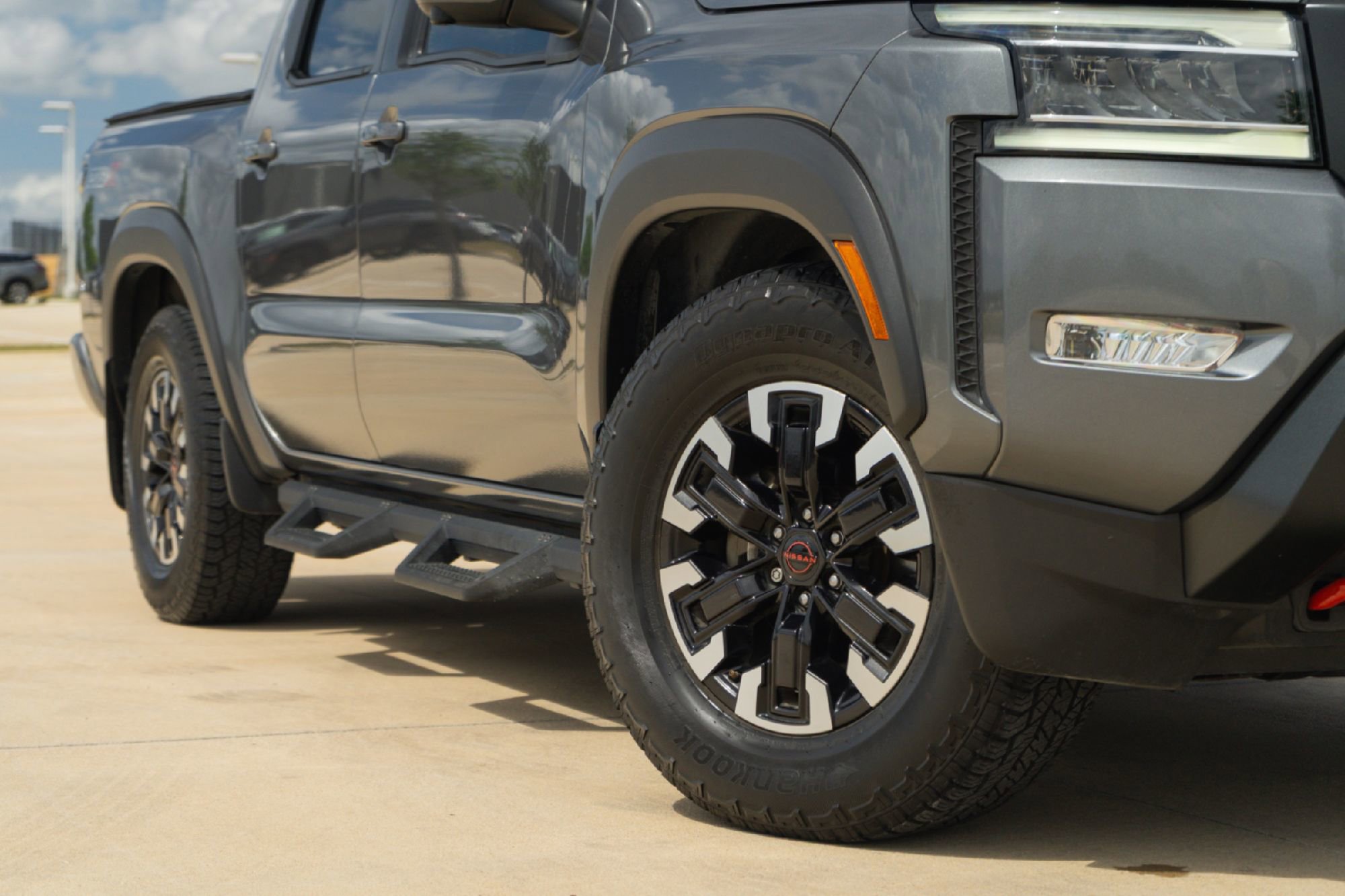 Used 2024 Nissan Frontier Pro-X w/ Pro Convenience Package RWD image 2