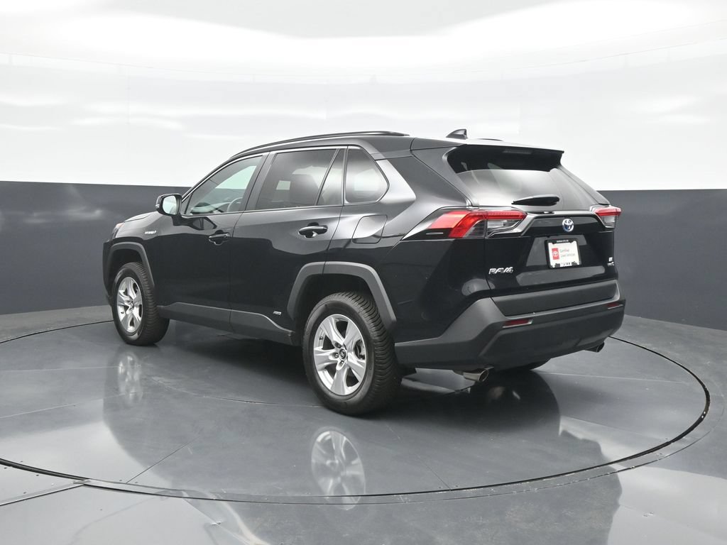 Certified 2020 Toyota RAV4 LE w/ Carpet Mat Package AWD/4WD image 5