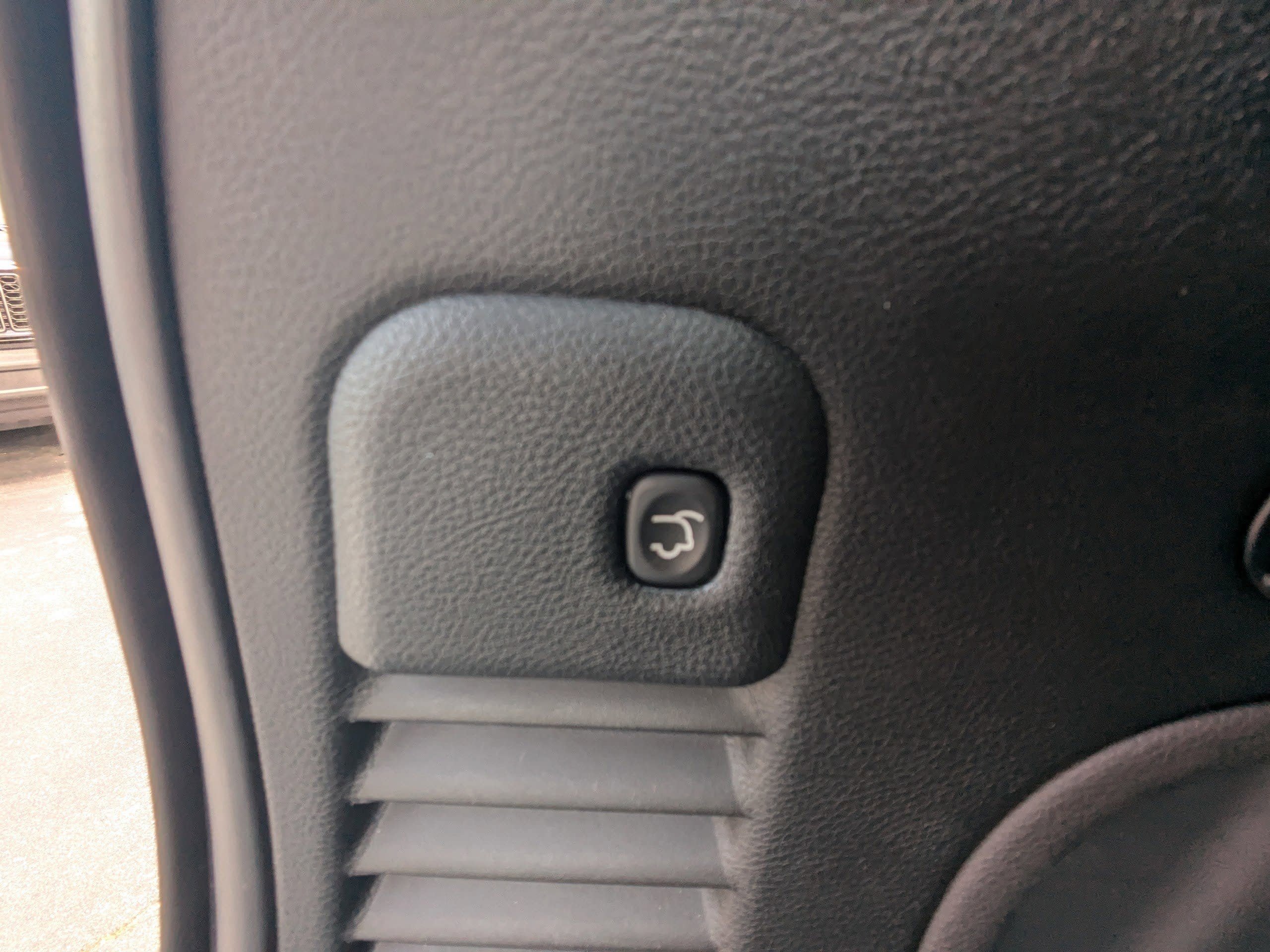 Used 2021 Jeep Grand Cherokee Limited w/ Premium Lighting Group image 17