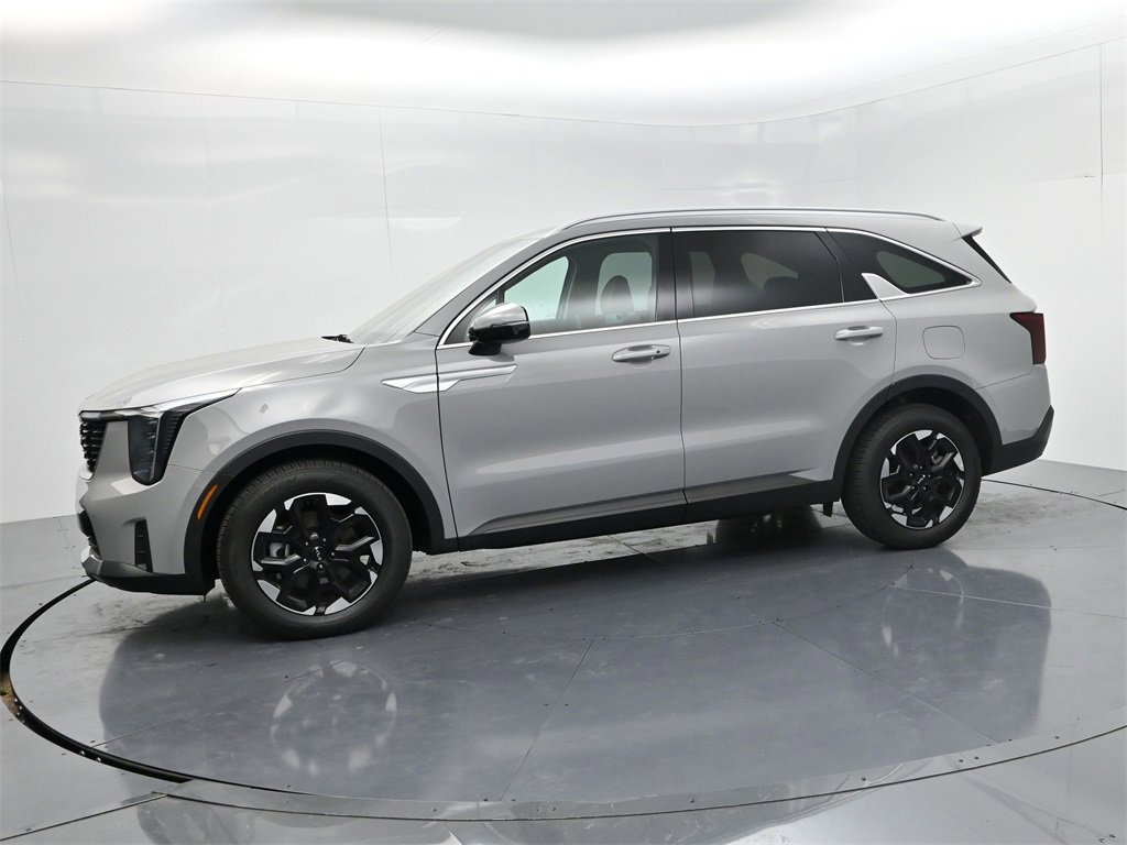 New 2025 Kia Sorento S image 4