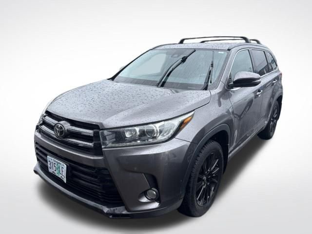 Used 2018 Toyota Highlander SE image 3
