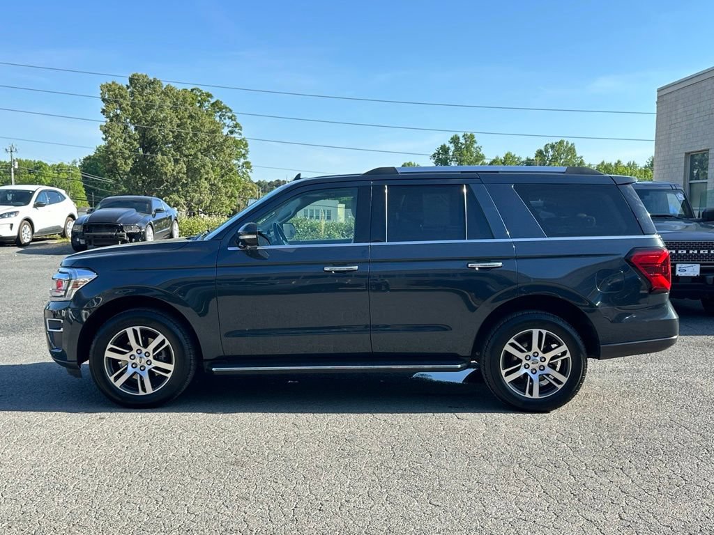 Used 2023 Ford Expedition Limited AWD/4WD image 3