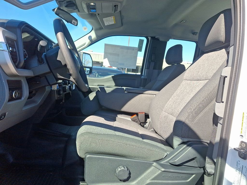New 2026 Ford F250 XL w/ XL Chrome Package image 7