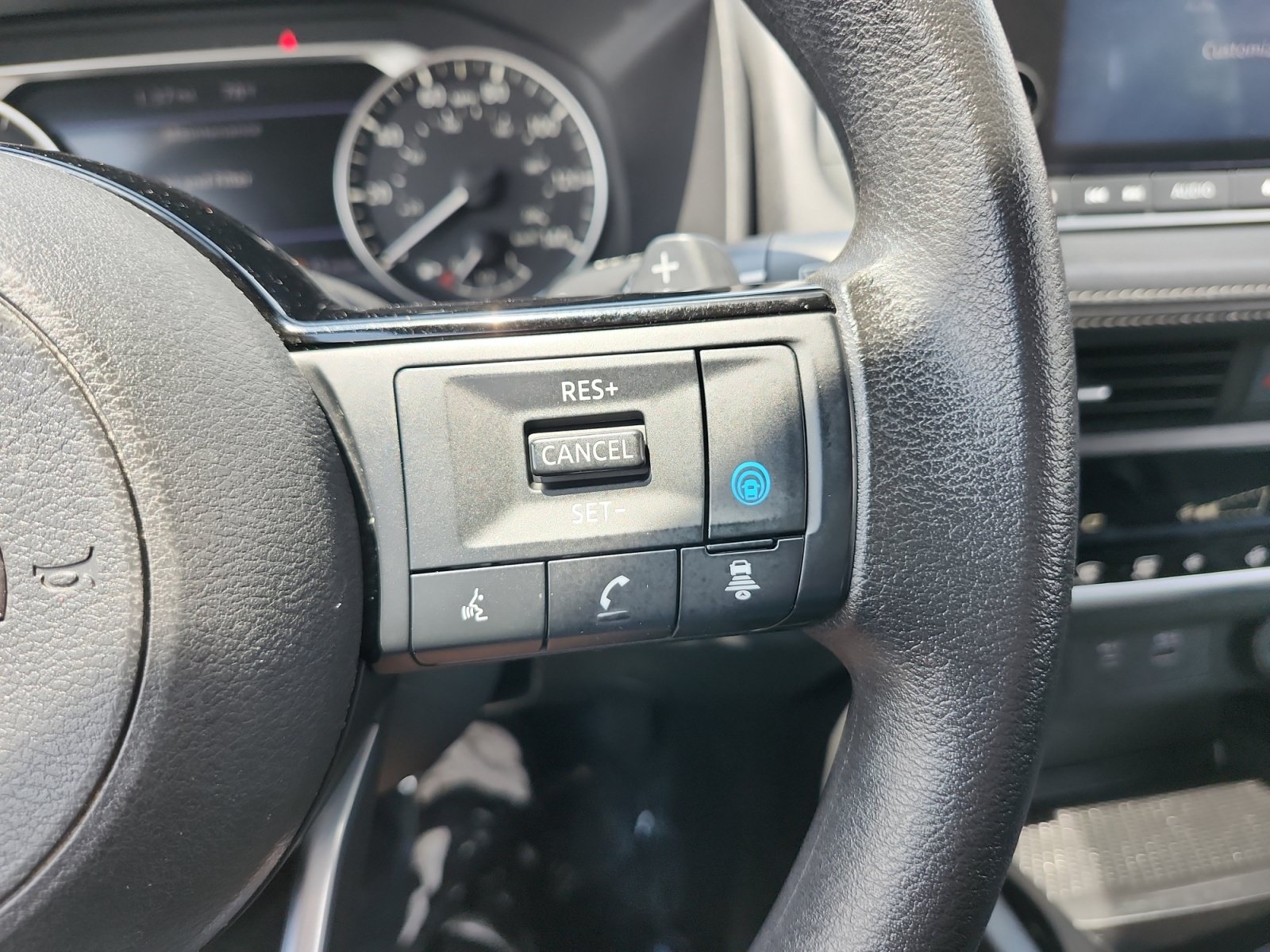 Used 2023 Nissan Rogue SV AWD/4WD image 23