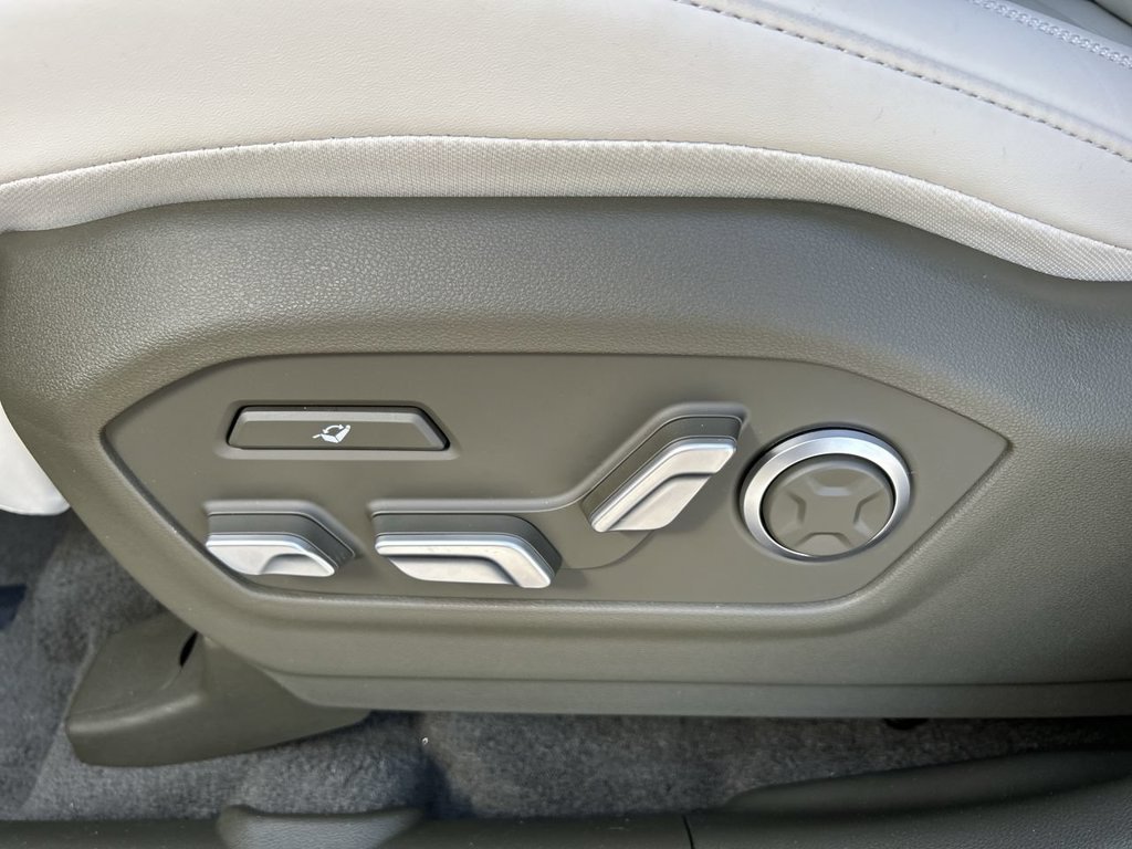 New 2025 Hyundai Santa Fe Calligraphy FWD image 23