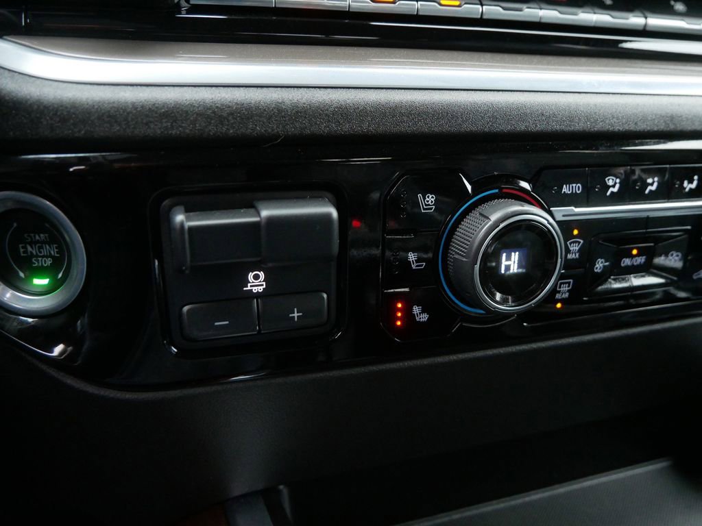 Used 2022 Chevrolet Silverado 1500 High Country image 26