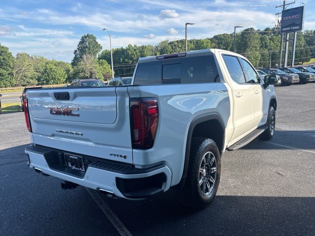 Used 2024 GMC Sierra 1500 AT4 w/ AT4 Premium Package AWD/4WD image 3