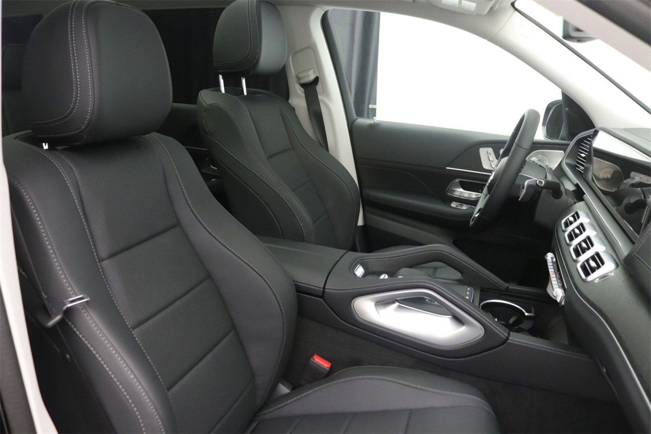 New 2026 Mercedes-Benz GLS 450 4MATIC image 9