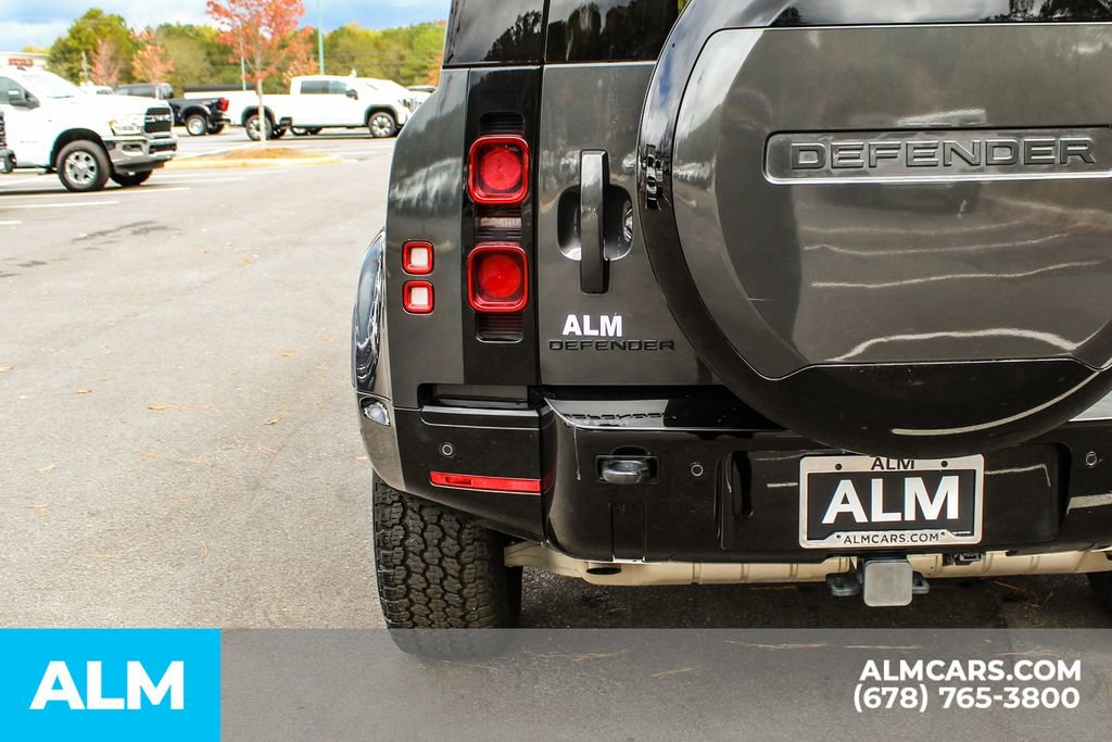 Used 2024 Land Rover Defender 110 X-Dynamic SE image 13