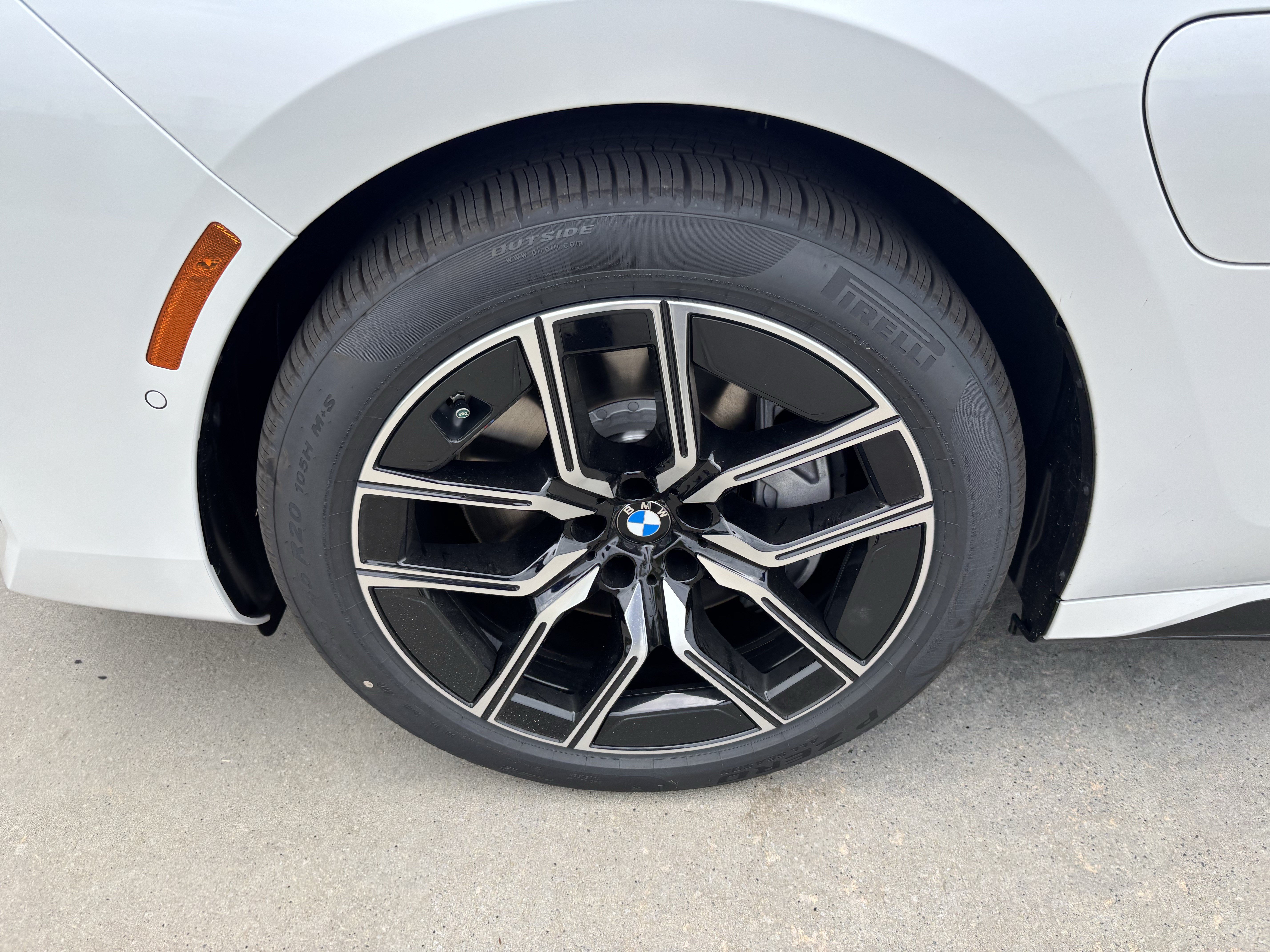 New 2026 BMW 750e xDrive AWD/4WD image 14