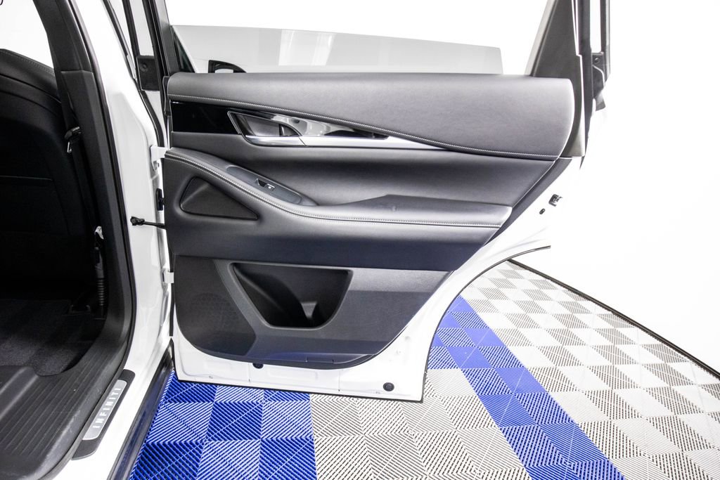 Used 2025 INFINITI QX60 Pure image 18